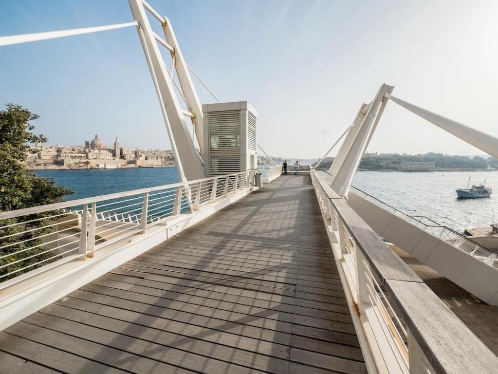 Luxury Apt W/ Side Seaviews And Pool, Top Location Sliema Exterior foto
